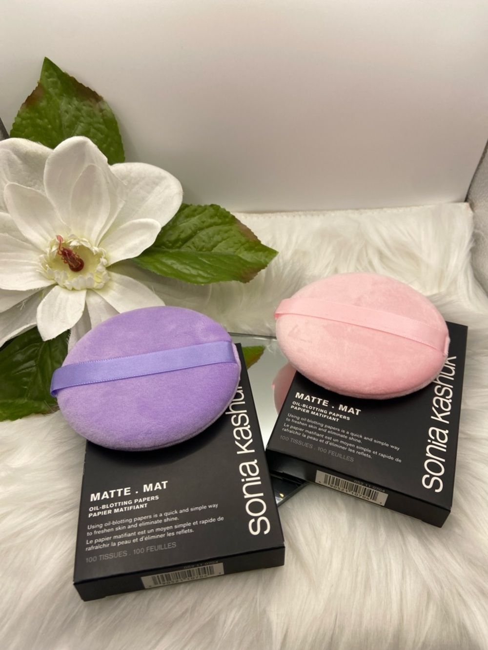 BINGO $15 Sonia Kashuk 100 sheets oil blotting papers w/case, box, powder puff